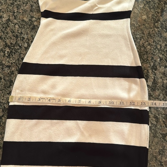 Hera Collection collar sleeveless knit dress NWT M - Picture 9 of 10